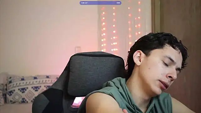 archi love online show from April 25, 5:21 am