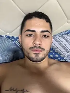 Gugostoso04 online show from June 16, 1:24 pm