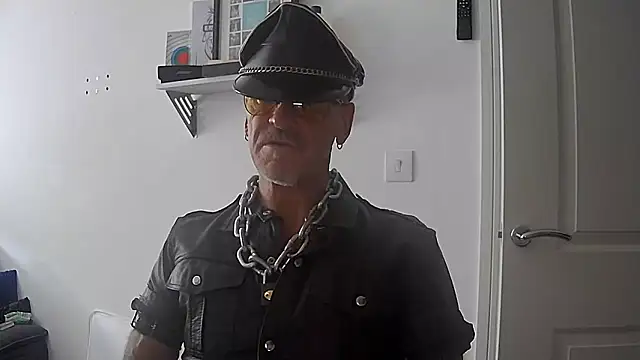 NottsLeather online show from June 21, 2:22 pm