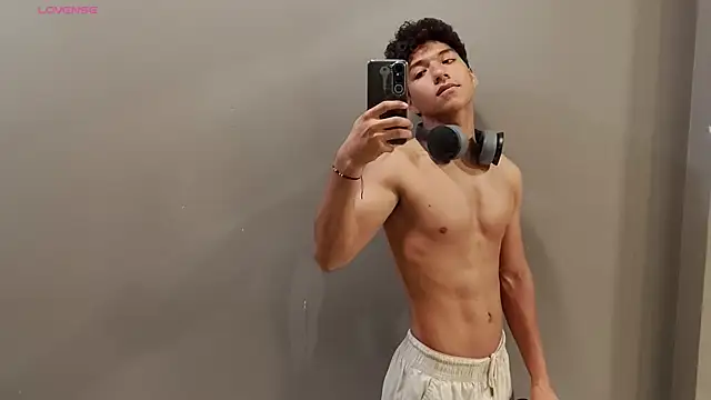 Maximiliano Young online show from July 14, 12:33 pm