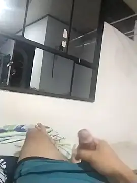 EnzoDesire online show from August 3, 9:04 am