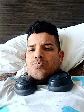 carlos0204 online show from June 8, 1:34 pm