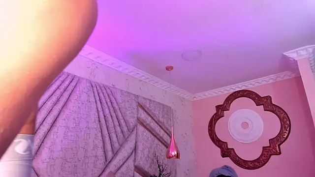 KyleeSmiith online show from June 29, 10:15 am