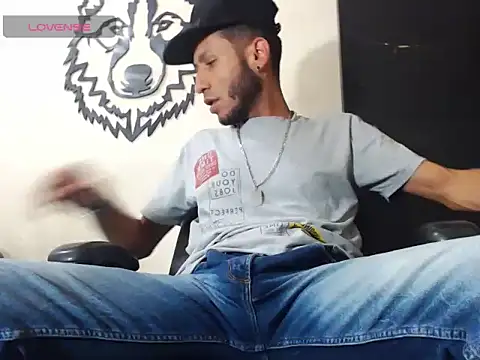 Snapshot of WOLFMONSTERDICK chatting on January 18, 12:17 am WOLFMONSTERDICK online show from January 18, 12:17 am