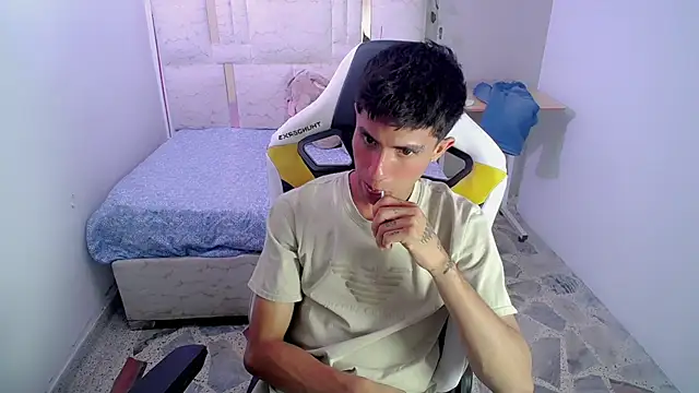AUSTIN BOYY online show from June 26, 9:50 pm