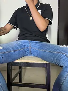 Juankil dirty1 online show from July 13, 8:00 pm