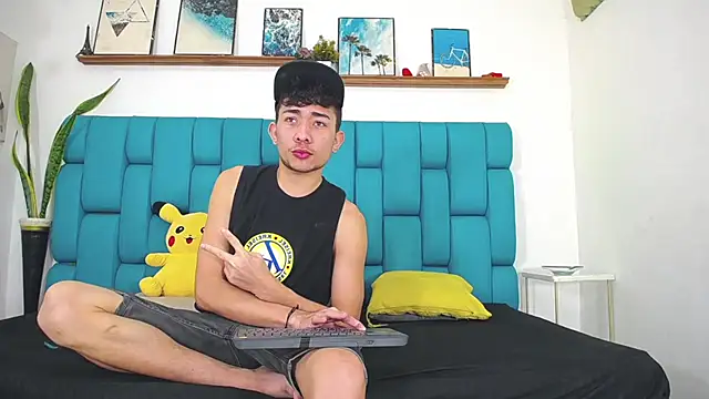 Max Holson online show from June 29, 10:59 am
