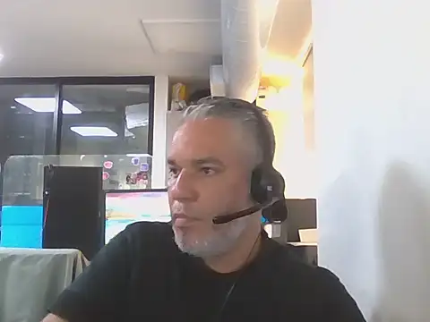 RoberthZ84 online show from July 3, 7:40 pm
