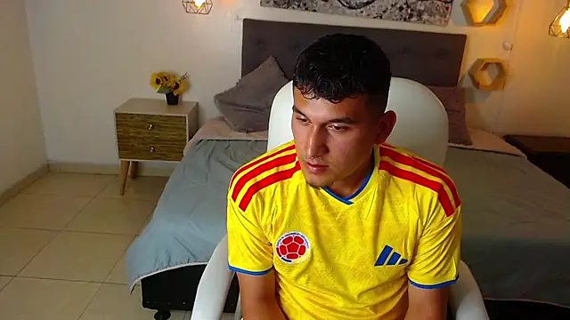 Lucas morenty online show from July 3, 8:24 pm