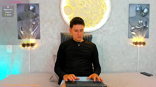 Bigcock Taylor online show from July 22, 12:08 pm