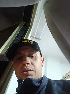 suavesito00070 online show from July 10, 12:36 am
