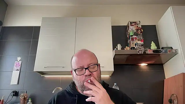 theitalianbear online show from April 5, 8:00 am