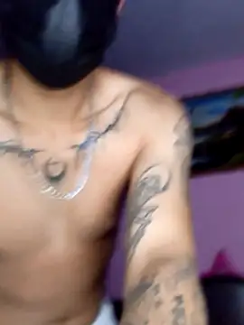 alekromromm online show from July 28, 1:32 pm