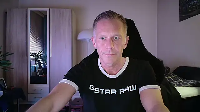 slaveboy2016xh online show from June 7, 9:11 pm