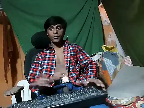 desiboy1101 online show from May 24, 7:03 am
