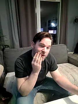 tom sauwer online show from November 17, 11:30 pm