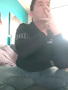 Snapshot of tom_sauwer chatting on March 6, 3:56 pm tom sauwer online show from March 6, 3:56 pm