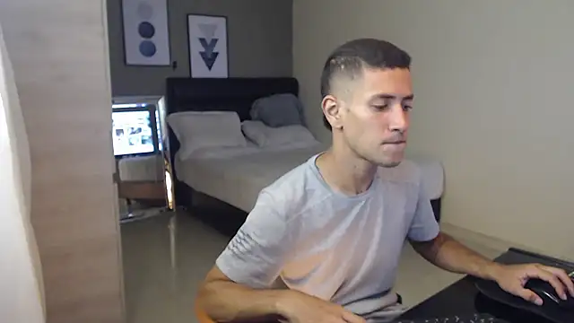 RetainedHound online show from November 12, 11:31 pm