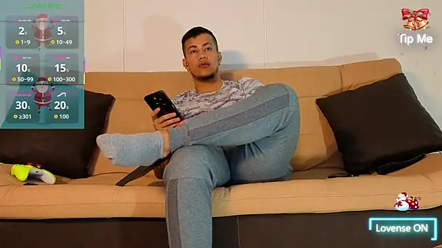 CRAZYBOYLOVE online show from December 20, 11:56 pm