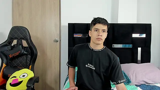 Snapshot of Dimitrixxx__ chatting on September 22, 4:39 pm Dimitrixxx online show from September 22, 4:39 pm