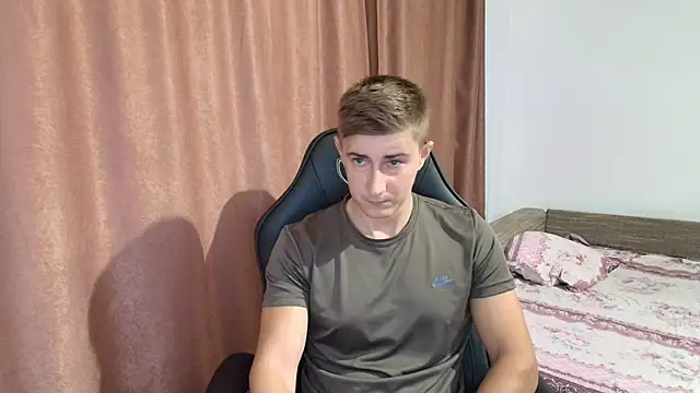 Todhorny9873 online show from February 19, 6:33 am