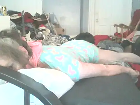 Snapshot of Valarie83 chatting on February 9, 7:19 pm Valarie83 online show from February 9, 7:19 pm