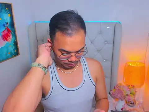 AsianZero online show from April 22, 5:40 pm