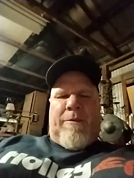 Reddog833 online show from March 5, 7:15 am