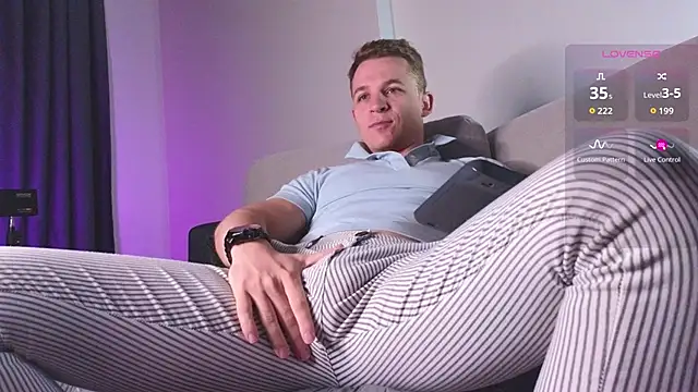 S3Xyes online show from March 24, 12:05 am