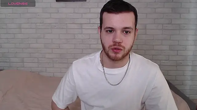 Alexxx horny online show from April 22, 7:03 am