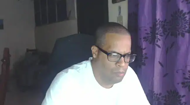 Snapshot of thesugar32 chatting on February 13, 2:45 am thesugar32 online show from February 13, 2:45 am