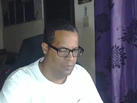 Snapshot of thesugar32 chatting on March 3, 1:49 am thesugar32 online show from March 3, 1:49 am