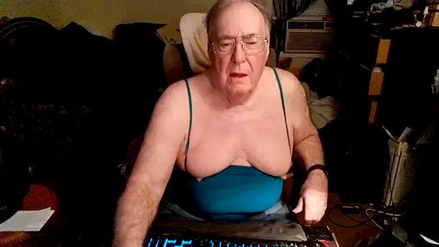 Toastir online show from October 26, 12:01 am