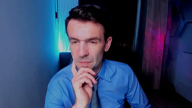 SteveTiger online show from October 28, 1:46 pm