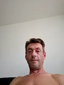 Snapshot of bg694 chatting on December 20, 11:21 am bg694 online show from December 20, 11:21 am