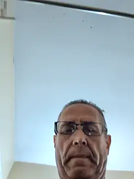 Snapshot of bobby69cock chatting on October 15, 3:47 am bobby69cock online show from October 15, 3:47 am