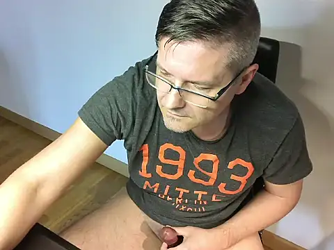 qpmarioxh online show from May 6, 7:09 am