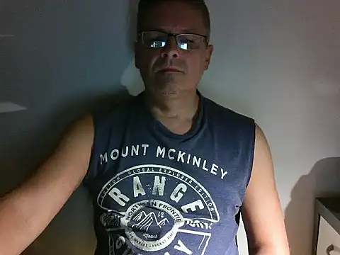 Snapshot of qpmario@xh chatting on September 9, 4:12 am qpmarioxh online show from September 9, 4:12 am