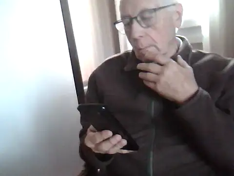 Snapshot of johnjohn622662 chatting on September 27, 4:16 pm johnjohn622662 online show from September 27, 4:16 pm