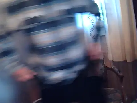 Snapshot of johnjohn622662 chatting on February 20, 3:41 pm johnjohn622662 online show from February 20, 3:41 pm