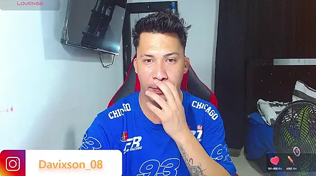 boyhot23x online show from February 14, 5:19 am