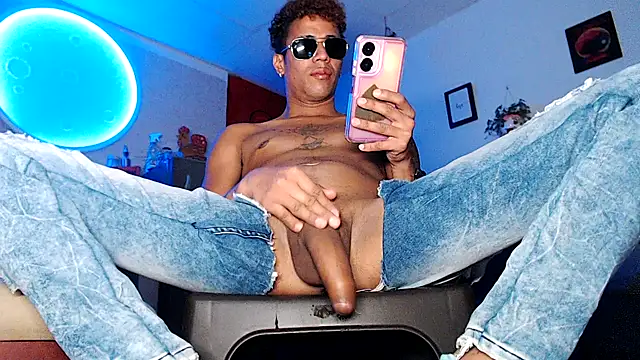 Snapshot of Slim_dirty_hot_ chatting on September 14, 12:23 am Slim dirty hot  online show from September 14, 12:23 am