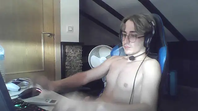 Troycm online show from July 10, 4:32 pm