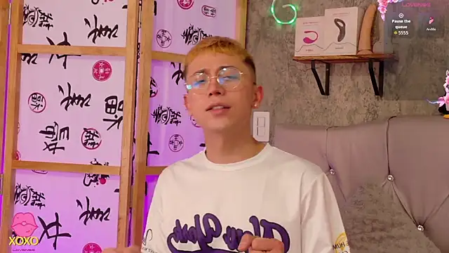 Chris Bennett online show from November 29, 1:29 am