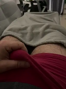 Snapshot of _Inchiodo_ chatting on March 5, 5:50 pm  Inchiodo  online show from March 5, 5:50 pm