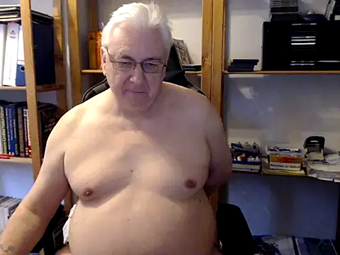Snapshot of SchwanzhureXXL chatting on February 13, 2:52 pm SchwanzhureXXL online show from February 13, 2:52 pm