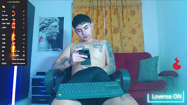 Snapshot of Lobito_xxxl chatting on September 24, 8:40 pm Lobito xxxl online show from September 24, 8:40 pm