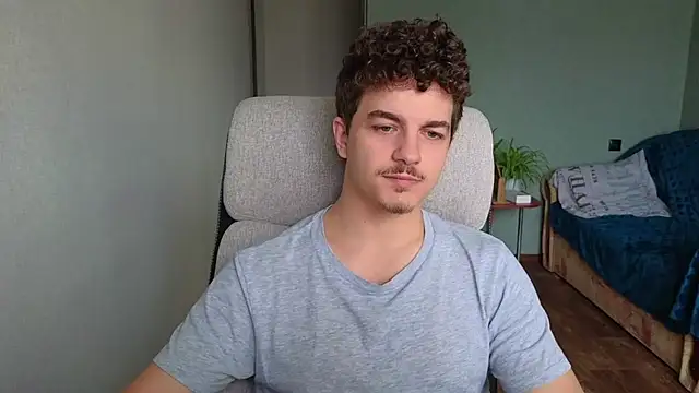 Remy Miles online show from October 21, 7:22 am