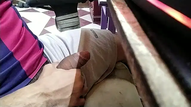 growing20yo online show from November 27, 10:24 pm