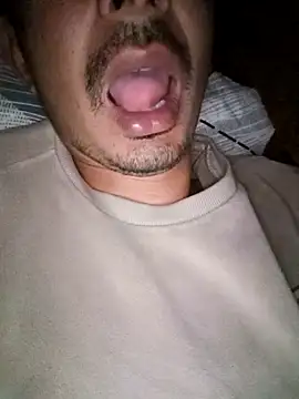 dreamtoungelick69 online show from March 2, 10:28 pm